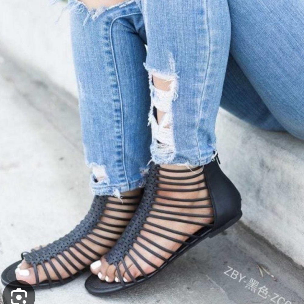 Stylish Black Gladiator Sandals